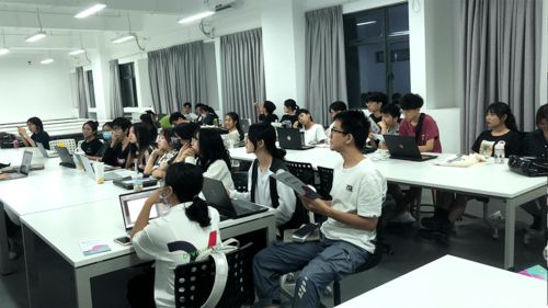 星光璀璨，创意交锋——首届‘南沙邮轮母港杯’青年文化艺术设计大赛金奖即将揭晓